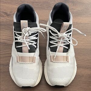 On Cloudtec Running Sneakers Silver Gray Athletic Shoes Size 7.5